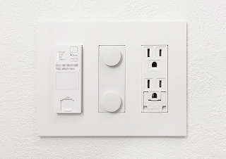 マルチメディアコンセント